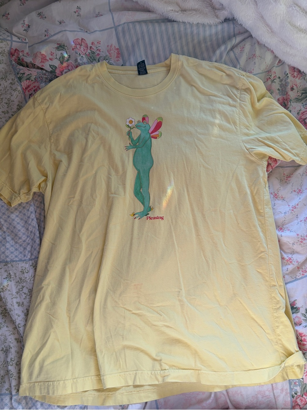 Pleasing Harry Styles Men's Yellow Graphic T-Shirt - Frog Flower Design